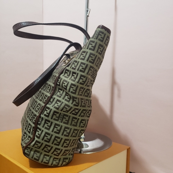 ❗SOLD❗Auth Fendi Shopping Tube zucca vitello - Picture 10 of 16